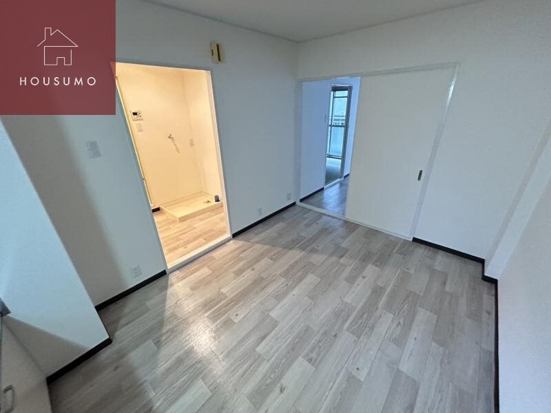 物件内観写真17　(使いやすい居間です)