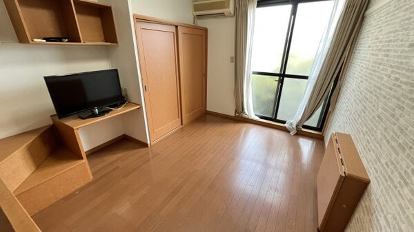 居室(おしゃれな居間です)