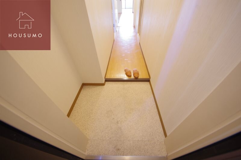 物件内観写真10　(ゆったりとした玄関です)