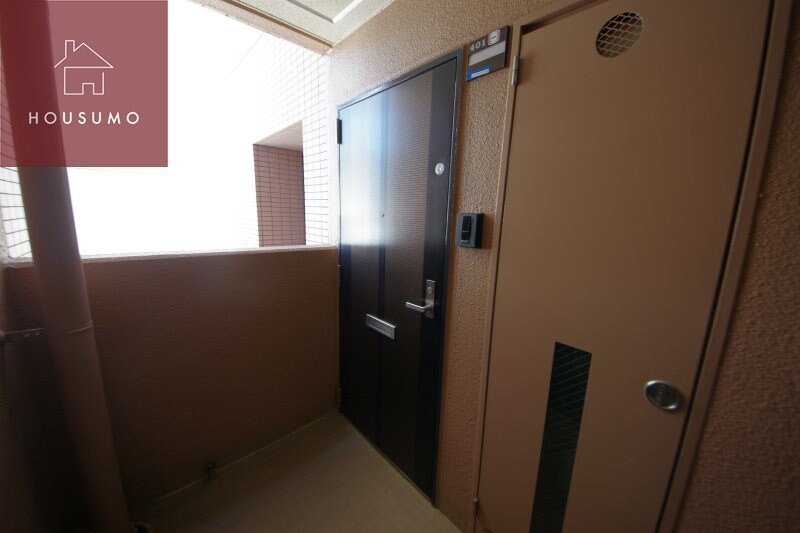 物件内観写真26　(落ち着いた色調の寝室です)