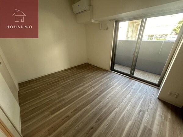 寝室(ゆとりの広さです)