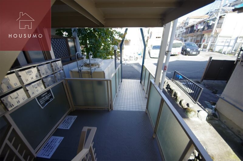 物件外観写真3　(建物の内部です)