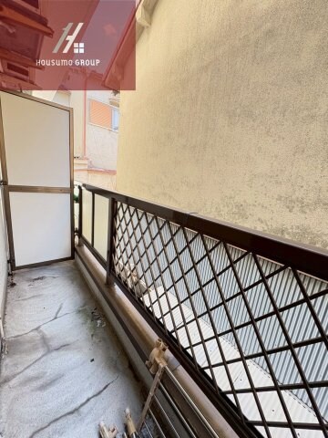 物件内観写真15　(開放的で明るい空間を演出してくれるバルコニーです)