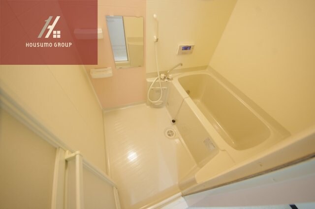 物件内観写真9　(日々の疲れを癒すお風呂付です)