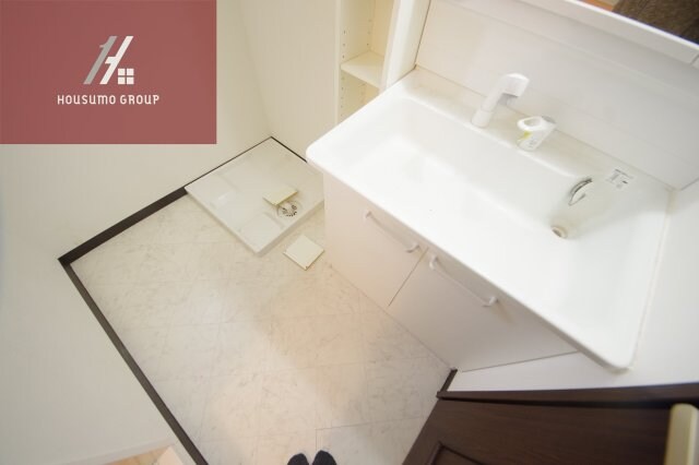 物件内観写真13　(明るい色調の室内です)