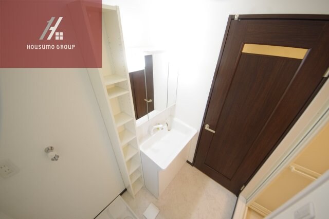 物件内観写真18　(独立洗面化粧台付き)