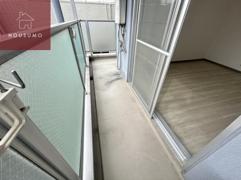 物件内観写真11　(お洗濯にも便利なバルコニー付き)