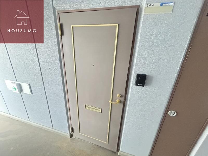 物件内観写真26　(ゆったりとした玄関です)