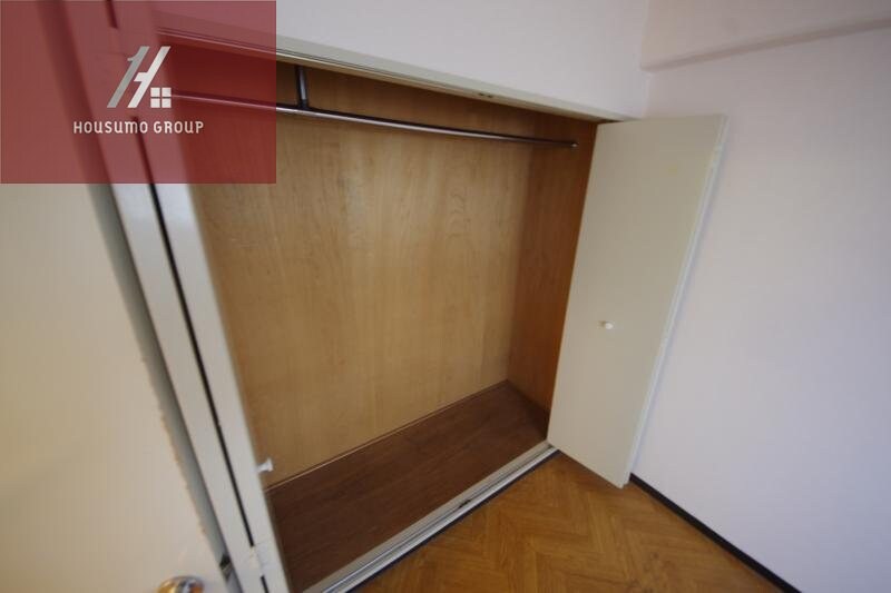 物件内観写真16　(収納豊富です)