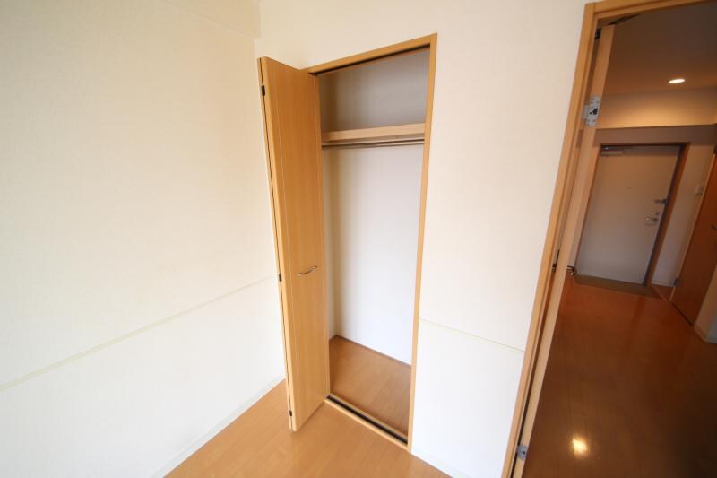 物件内観写真25　(大きなスペースがあり、収納には困りません)