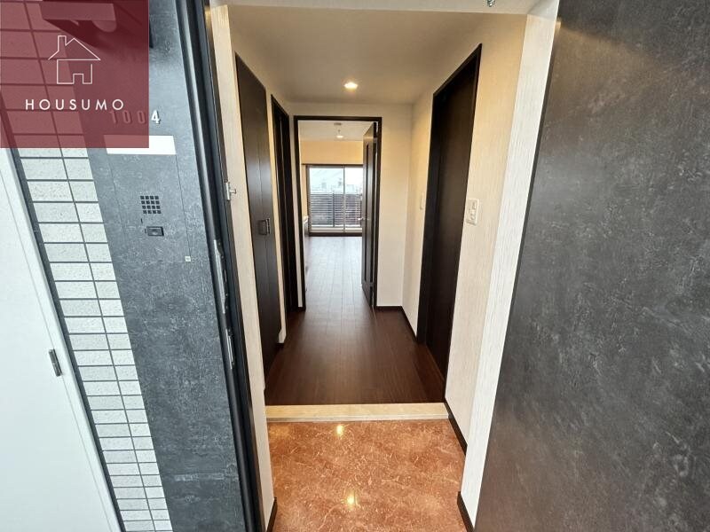 物件内観写真12　(収納もある玄関です)