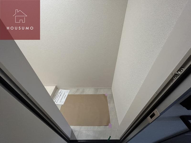 物件内観写真9　(収納もある玄関です)