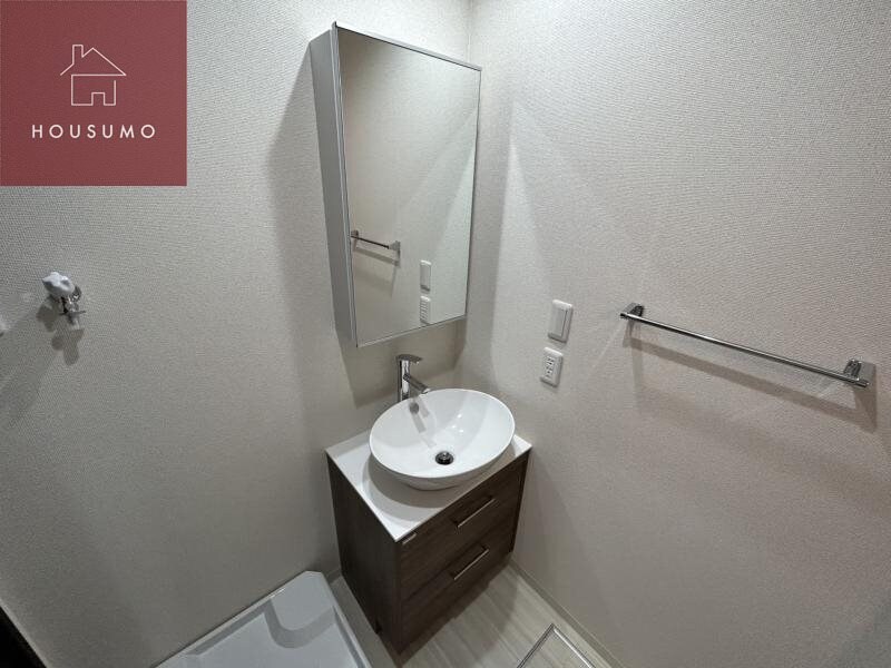 物件内観写真19　(独立洗面台、朝の身支度には欠かせません)