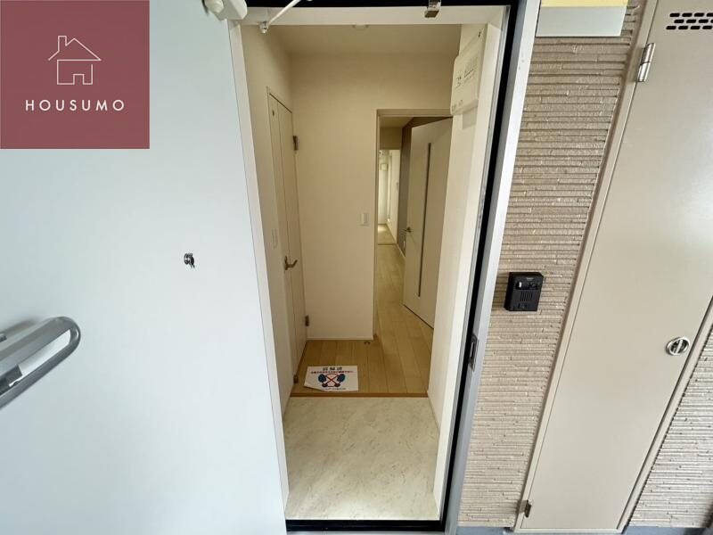 物件内観写真11　(シンプルで使いやすい玄関です)