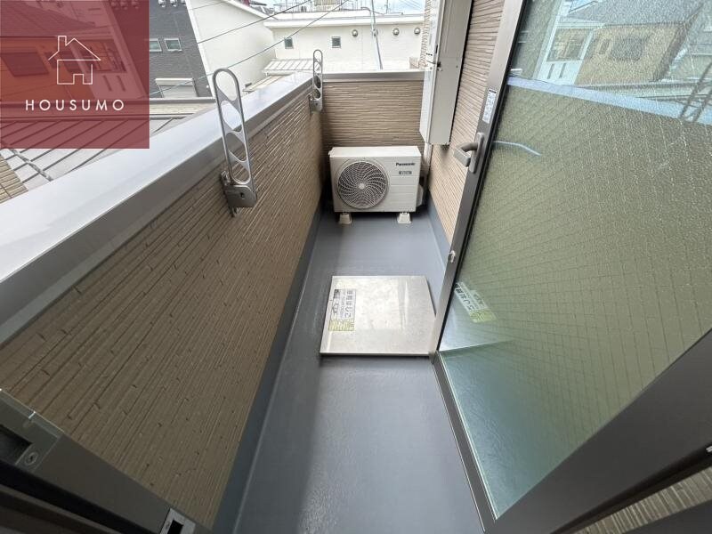 物件内観写真14　(開放的で明るい空間を演出してくれるバルコニーです)