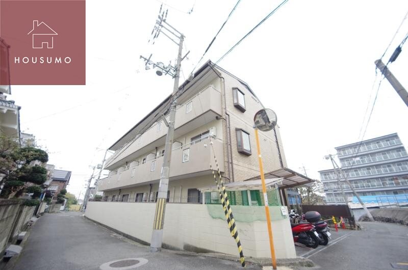 物件外観写真1　(建物外観を気になさる方へ、見た目の良い物件です)