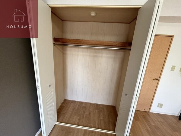 収納(同施工会社・同型モデルの室内です。（参考写真・イメージ写真）)