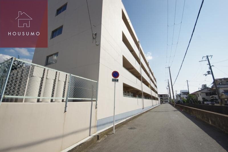 物件外観写真4　(建物外観を気になさる方へ、見た目の良い物件です)