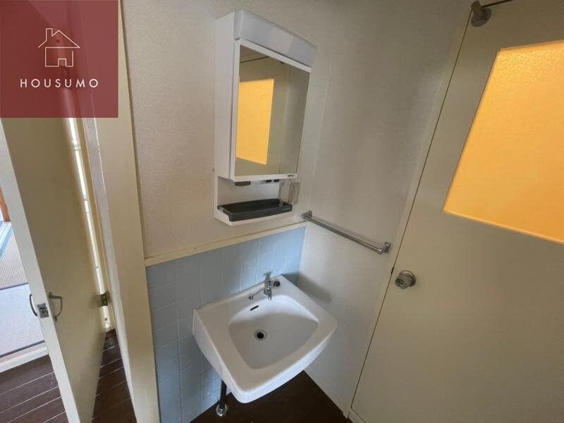 物件内観写真19　(独立洗面台、朝の身支度には欠かせません)