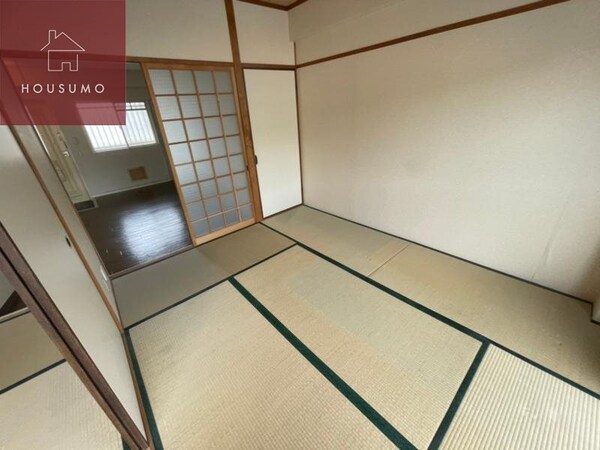 和室(きれいな和室です)