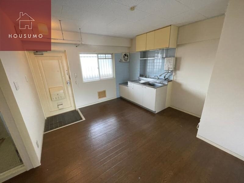 物件内観写真29　(こちらのリビングで趣味の時間をお楽しみください)