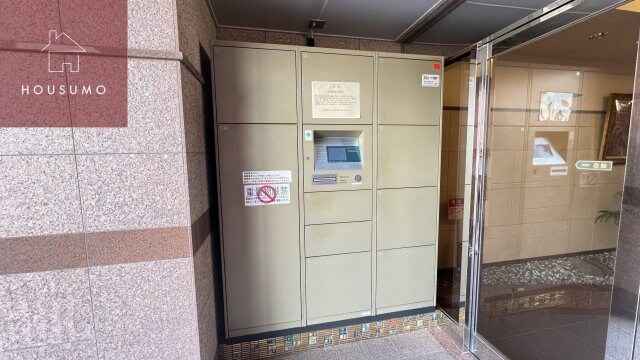 物件外観写真3　(建物の内部です)