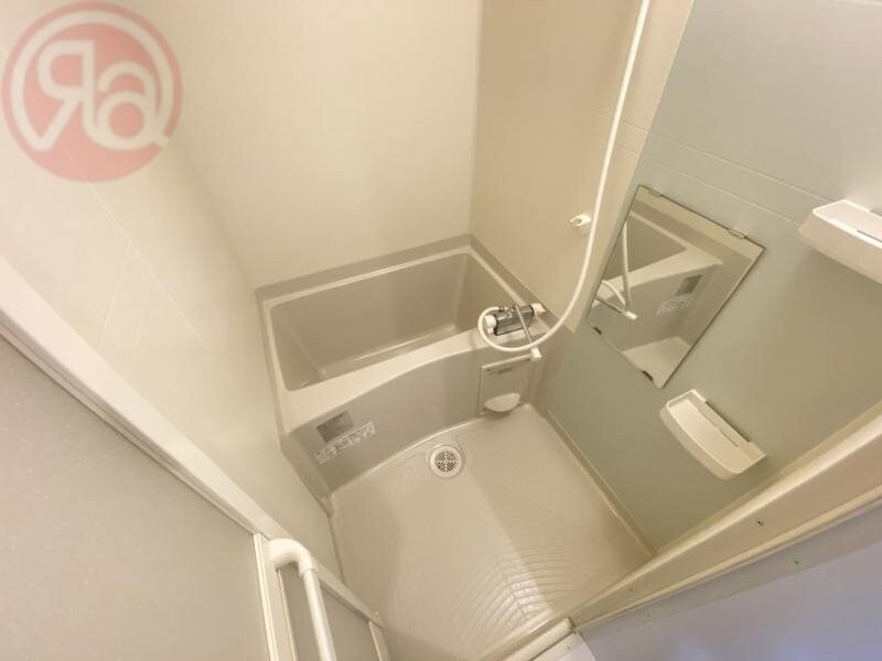 物件内観写真6　(日々の疲れを癒すお風呂付です)