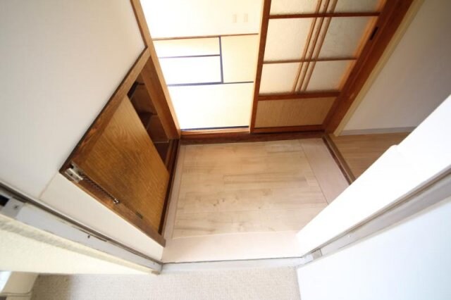 物件内観写真9　(シンプルで使いやすい玄関です)