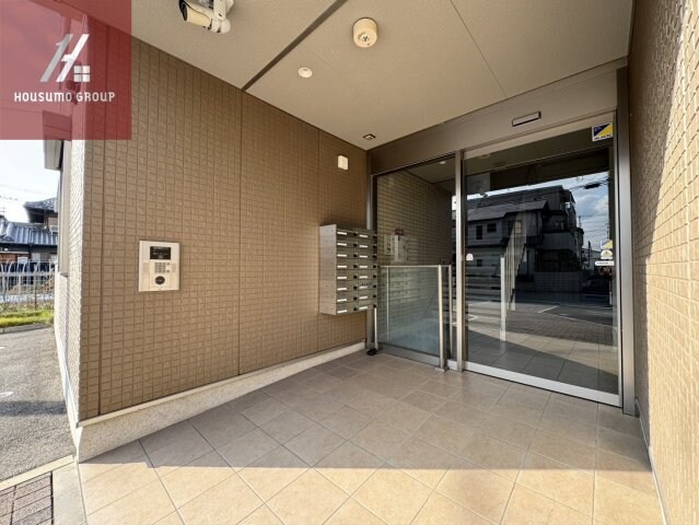 物件外観写真3　(エントランスです)
