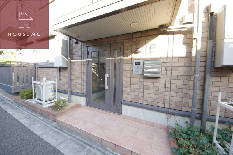 物件外観写真2　(エントランスです)
