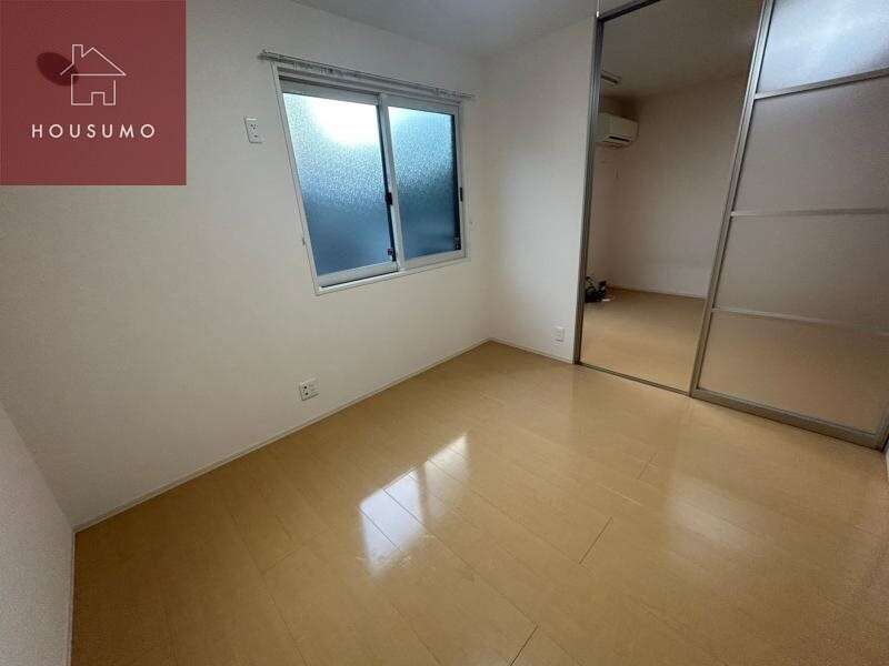 物件内観写真22　(個人の部屋や寝室として使える洋室です)