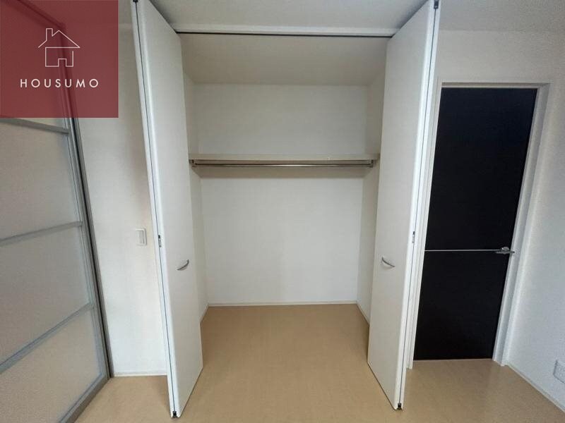 物件内観写真24　(たっぷりとした収納スペースです)