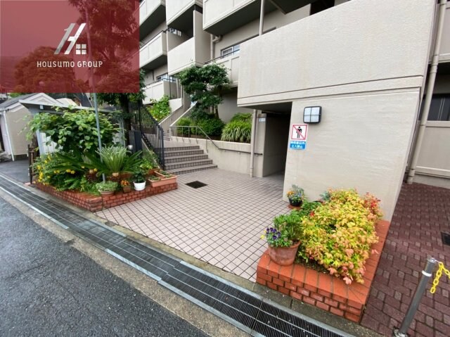 物件外観写真2　(毎日通るエントランスはこのようになっています)