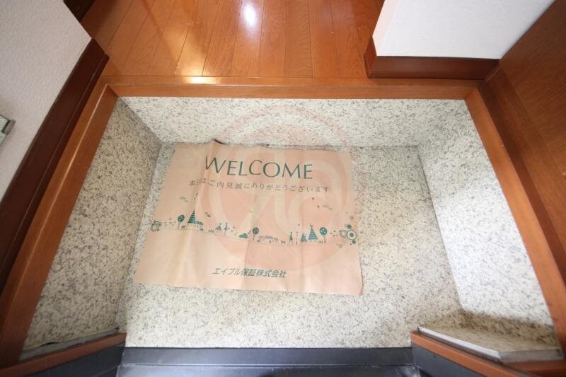 物件内観写真16　(収納もある玄関です)