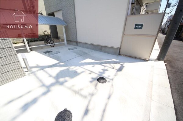 駐車場(車をお持ちの方に嬉しい駐車場付きの物件です)