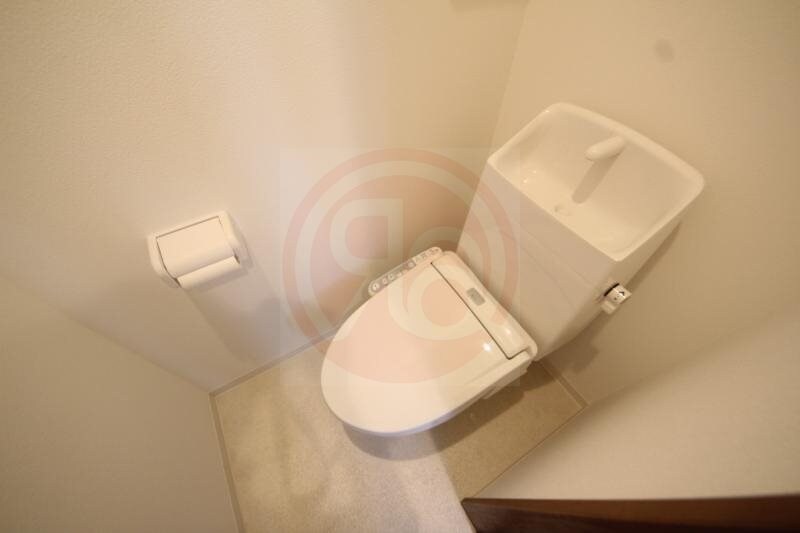 物件内観写真15　(ゆったりとした空間のトイレです)