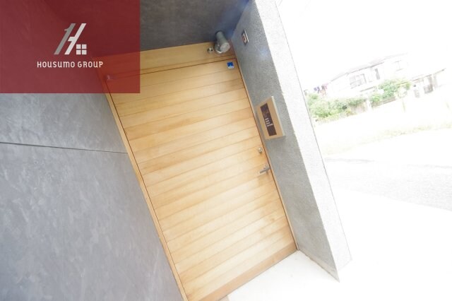 物件外観写真2　(エントランスです)