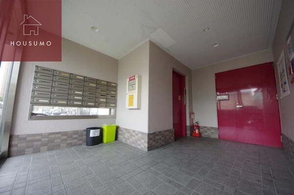 エントランス(落ち着いたエントランスです)