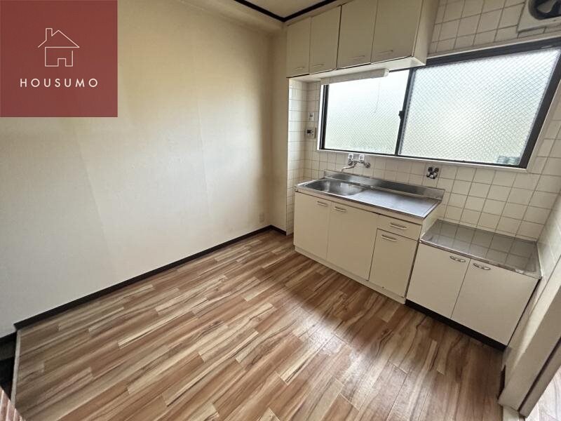 物件内観写真4　(使いやすい居間です)