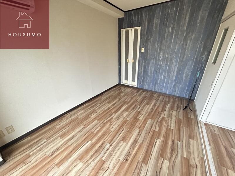 物件内観写真7　(使い勝手のいい寝室です)