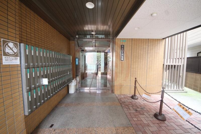 物件外観写真2　(エントランスです)