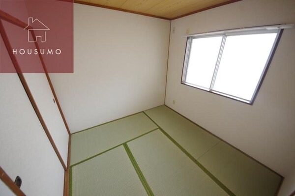 寝室(建物の内部です)