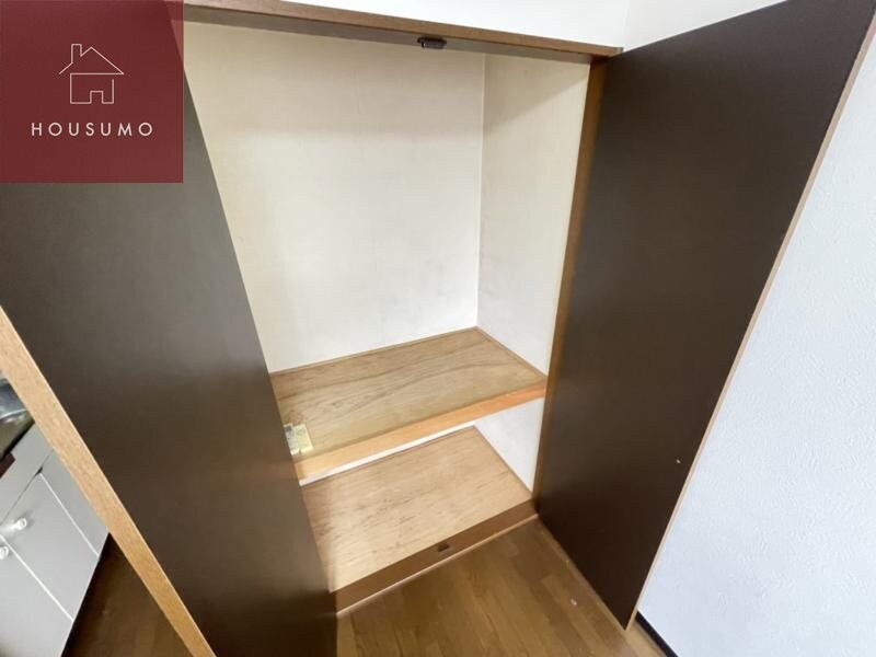 物件内観写真20　(小物を収納するのに便利です)