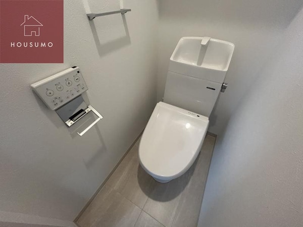 トイレ(落ち着いた色調のトイレです)