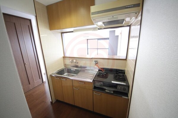 キッチン(コンパクトなキッチンで掃除もラクラク)