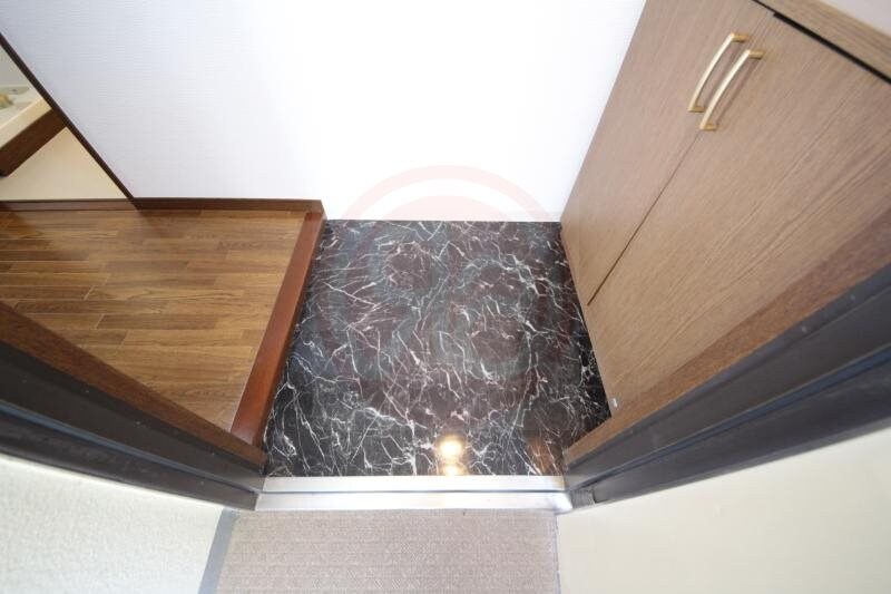 物件内観写真16　(きれいな玄関です)