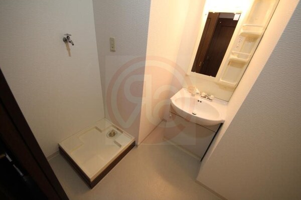 洗面・脱衣所(ゆったりとスペースのある洗面所)