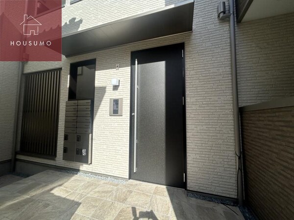 エントランス(ゆとりのあるエントランスです)