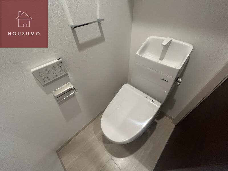 物件内観写真21　(落ち着いた色調のトイレです)