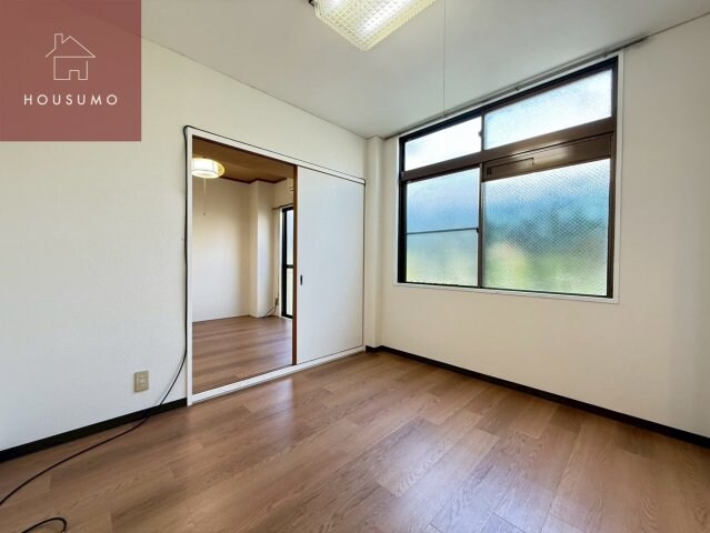 物件内観写真4　(ゆったり過ごせる居間です)